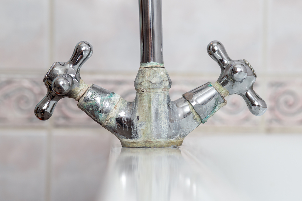 厄介な水垢を落とすためのお風呂の鏡 カラン 浴槽の掃除方法を伝授